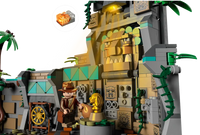 
              LEGO Indiana Jones 77015
            