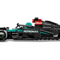 Mercedes-AMG F1 W15 racewagen77244