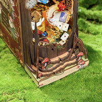 Book Nook Alice adventure - Fall into Wonder